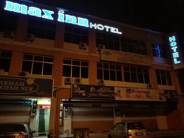 Max Inn Suite Hotel