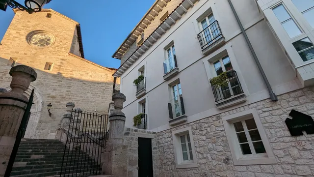 Apartamentos Turísticos HomeSanGil en el centro de Burgos