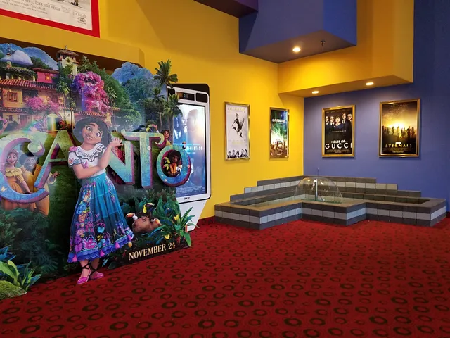 Entertainment Luxury Cinemas South Dennis