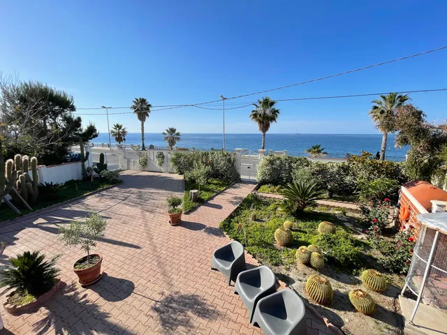 Villa on the Sea Bed & Breakfast