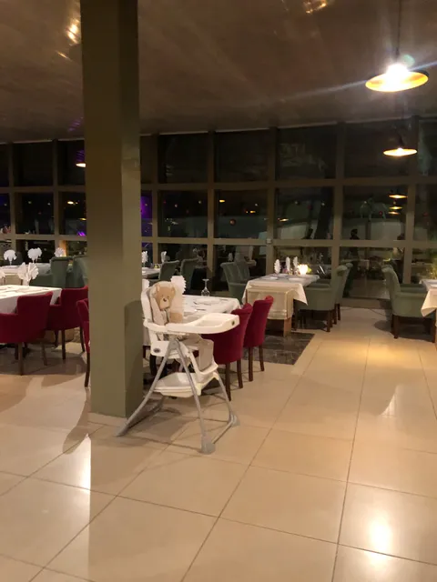 RESTAURANT LILAS