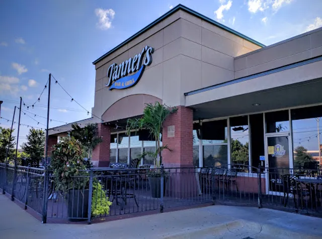 Tanner's Bar & Grill
