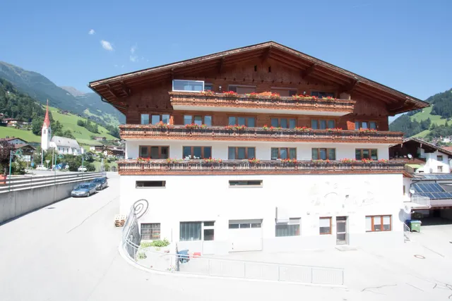 Hotel Garni Viktoria - Hippach im Zillertal