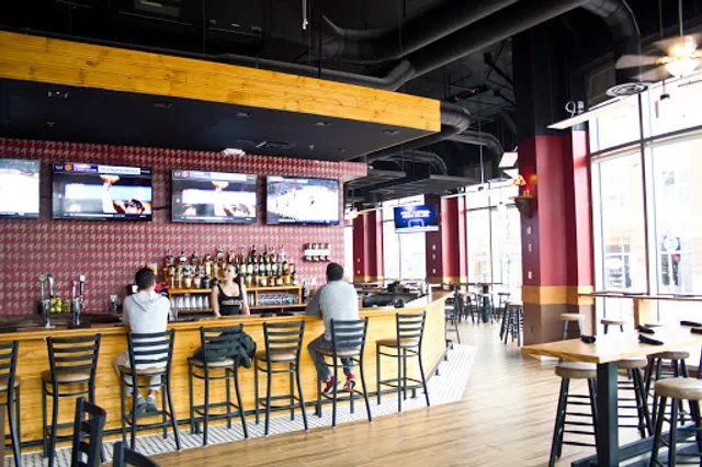 Quinn's on the Corner | Sports Bar