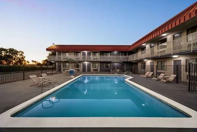 Days Inn by Wyndham Fresno South