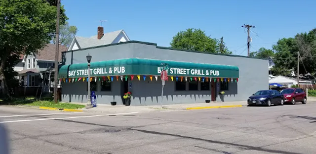 Burger Dive on Bay Street