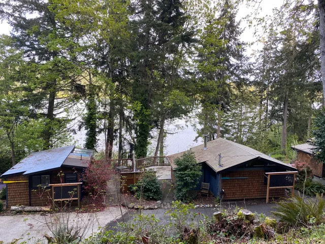 Maple Ridge Cottages