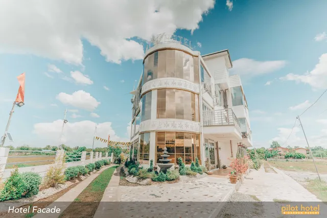 Pilot Hotel and Garden Resort