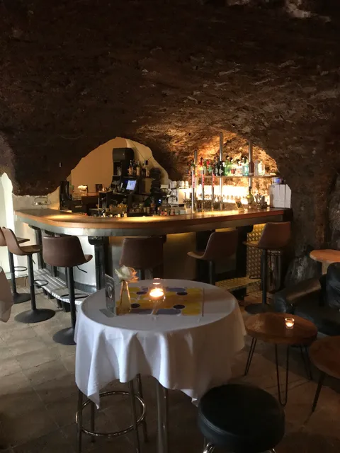 CHEZ ROLAND - CAFÉ & BAR