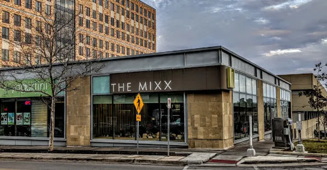 The Mixx - Country Club Plaza