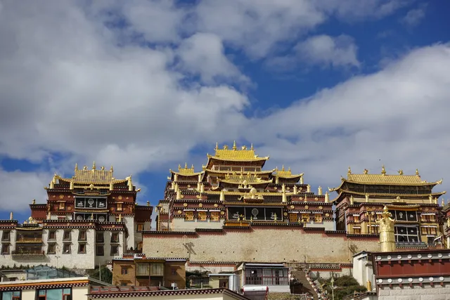 Shangri-La Baita International Youth Hostel