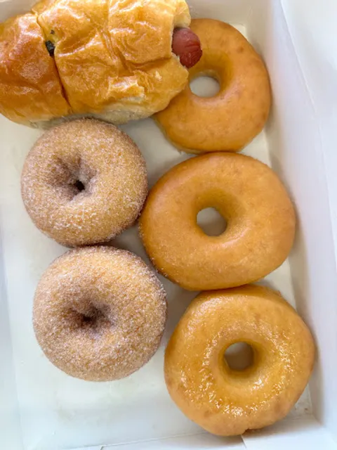 Bakers Dozen Donuts