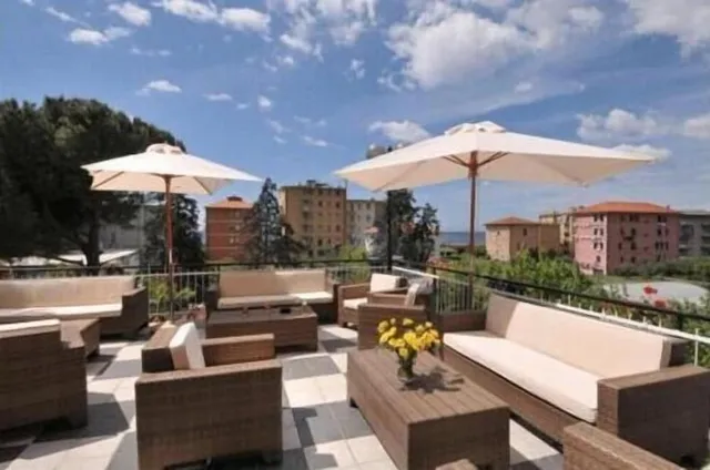 Hotel Mediterraneo Cavi