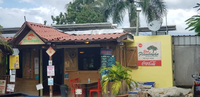 Red Flamboyán Guesthouse and Restaurant