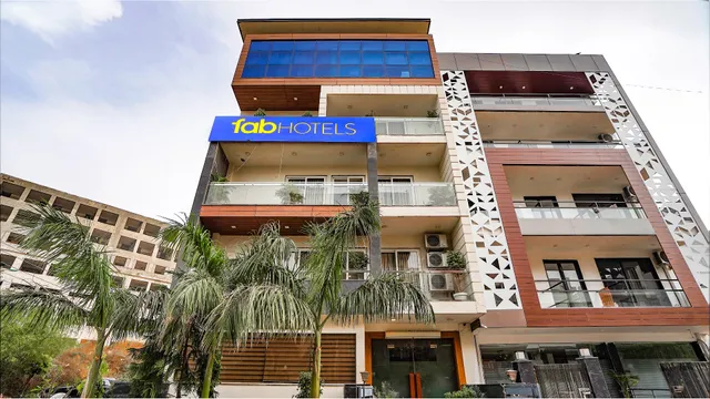 FabHotel Grace Inn - Hotel in Sector 28, Gurgaon