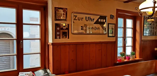 Wein- und Pilsstube Zur Uhr