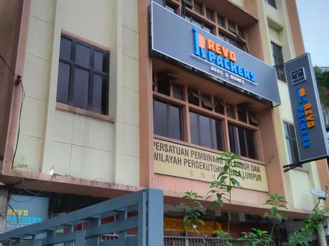 Revopackers Beds and Bunks,