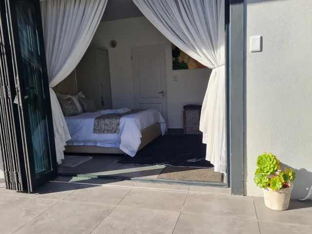 The Noble Lodge/ Self Catering/ B&B/Halaal/Highly rated