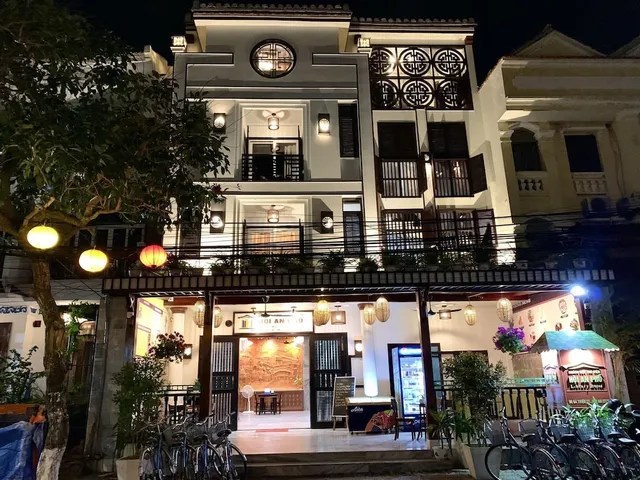 Vinh Hung Library Hotel
