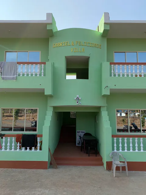 GABRIEL & FELICIDADE VILLA