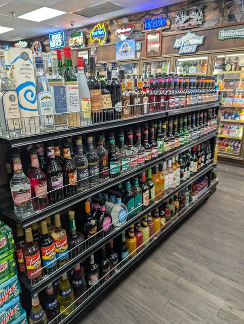 Country Club Deli & Liquor