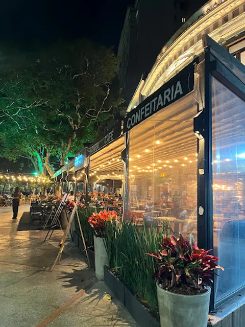 Le Dépanneur - Largo do Machado