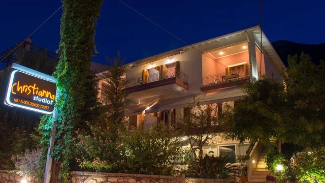 Christianna Studios (hotel)