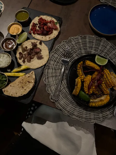 Los Tres Mexican Bistro