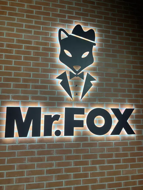 Mr.FOX Live House