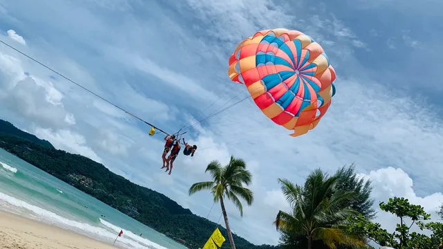 Superton Patong Beach Parasailing