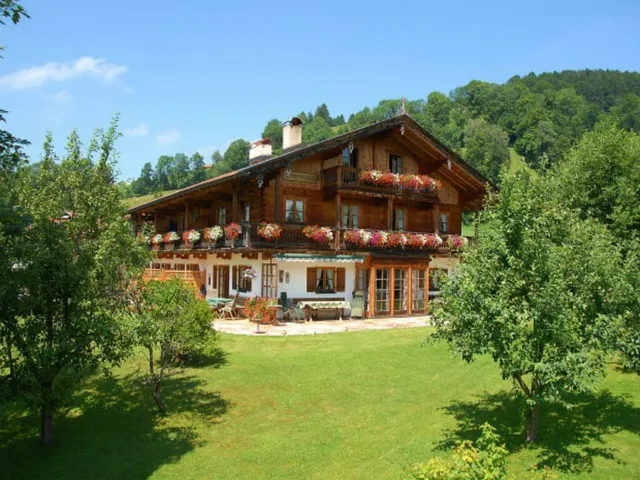 Wepps. Ferienwohnungen Priller 4 Sterne- Niveau! ruhige Lage in Seenähe mit Blick auf die Berge