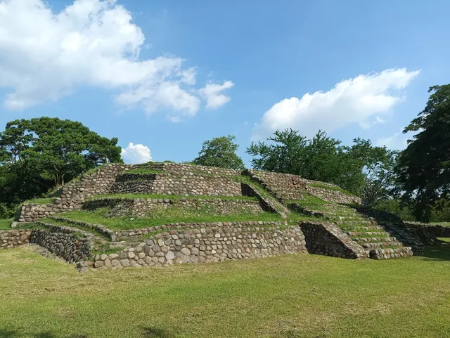 Zona Arqueológica La Campana