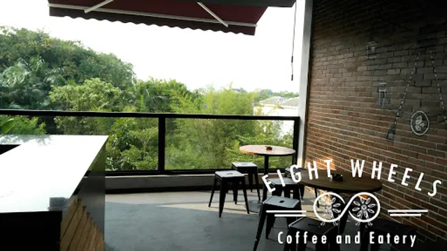 Eight Wheels Coffee and Eatery