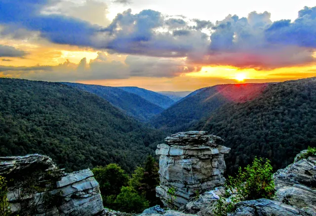 Lindy Point Observation Deck