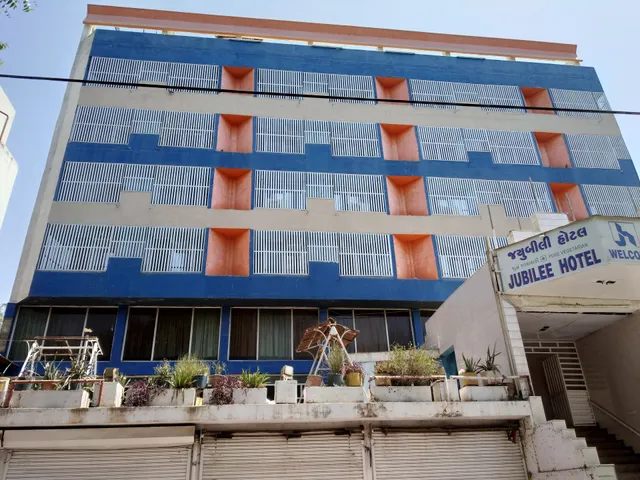 OYO 27796 Hotel Jubilee