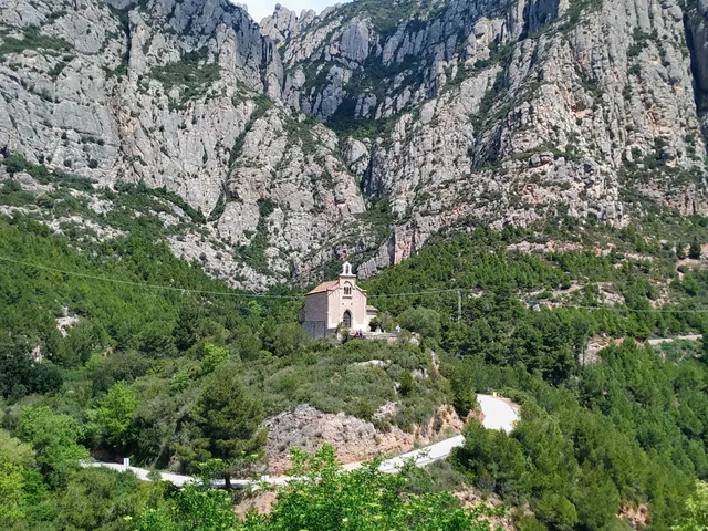 Castell de Collbató. Ruïnes