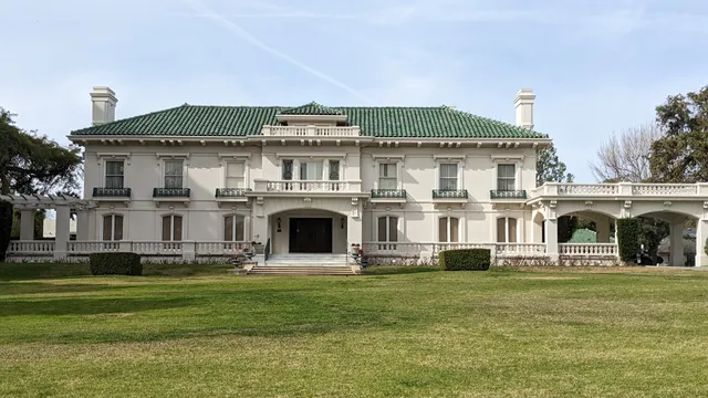 Wrigley Mansion
