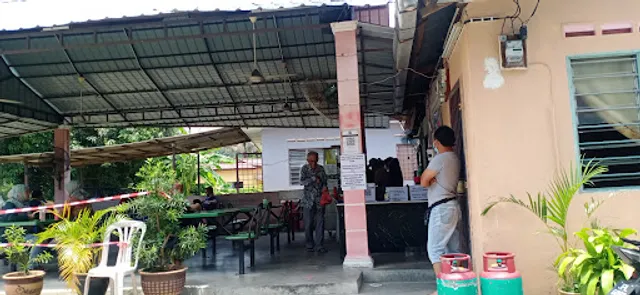 Nasi Ayam Istimewa Kampung Padang