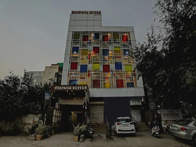 Capital O Qotel Suites Hotel