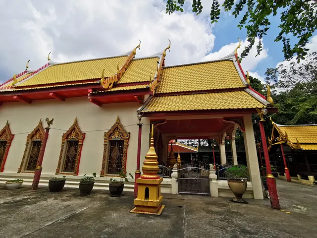 Wat Bang Na Nok