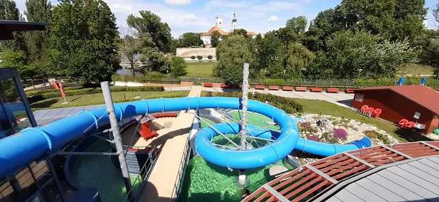 RQ Vízi Élménypark és Gyógyfürdő