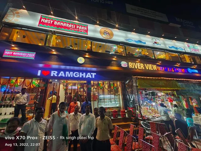 FAMILY CHAT AND RESTURANT