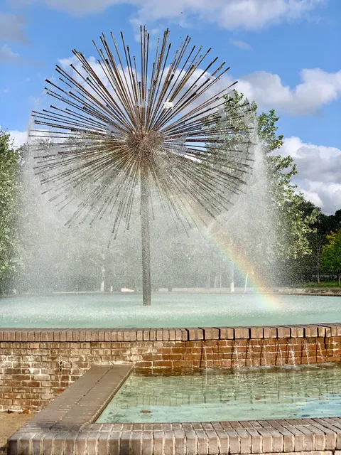 Gus S. Wortham Fountain