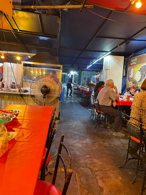 Taquería Los Desvelados Rubí y Zapata