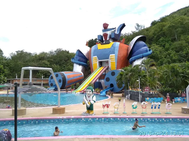 Space Water Park, Chai Nat Bird Park