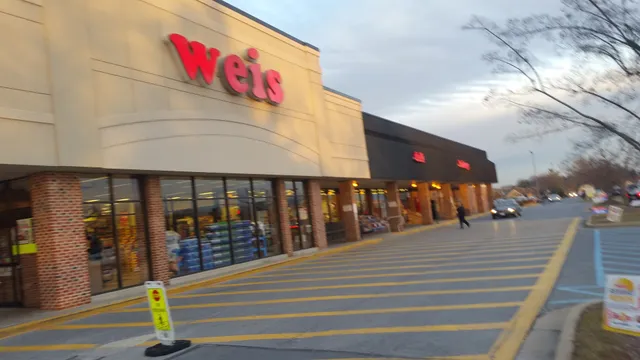 Amber Meadows Shopping Center