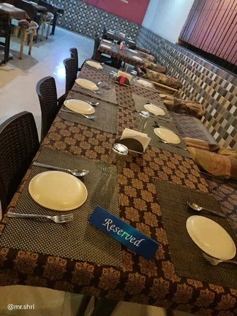 Hotel Kunal Family Garden Resto Bar