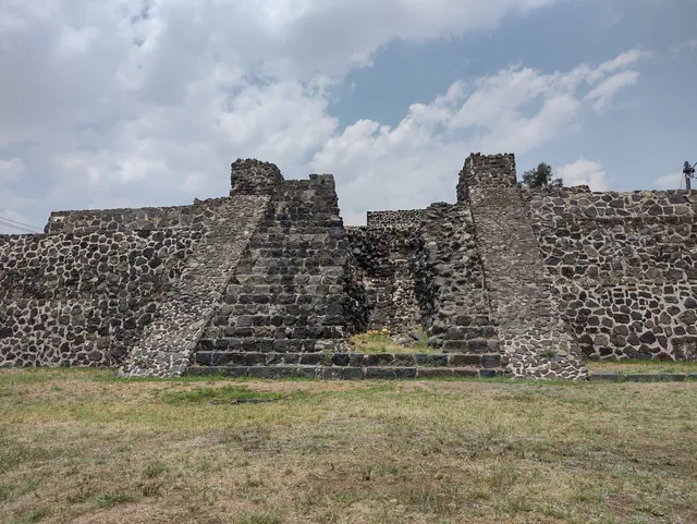 Zona Arqueológica Los Reyes Acaquilpan