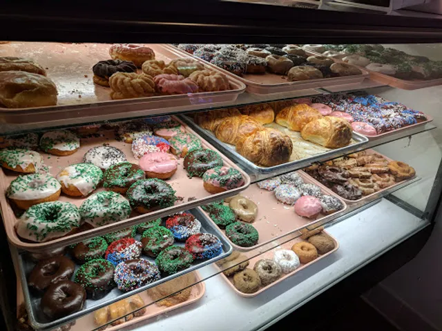 Mag's Donut & Bakery