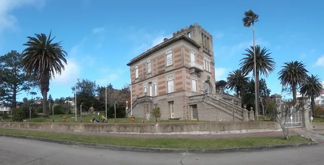 Piriápolis Art Museum (Les Mouettes)